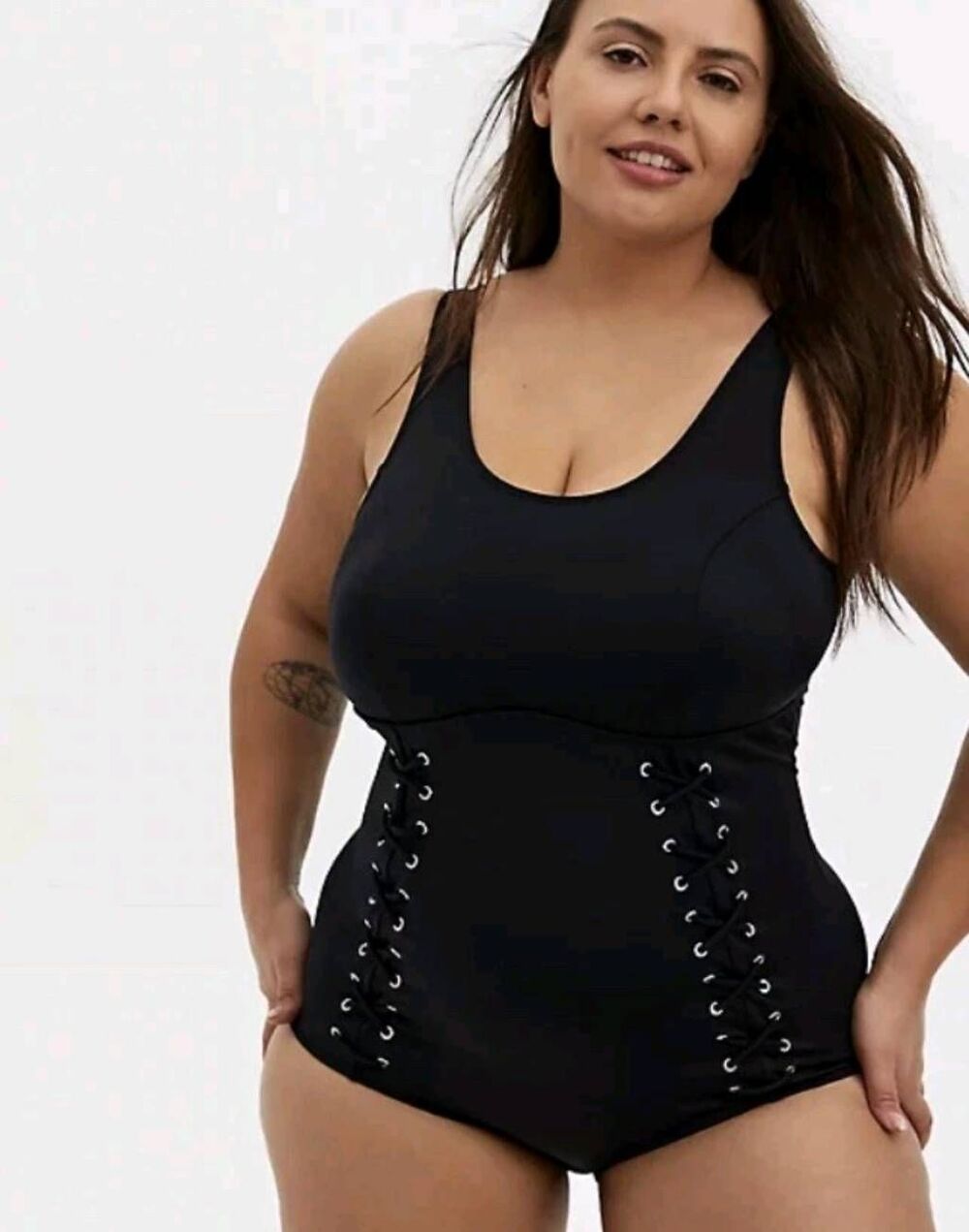 Torrid Black Wireless Lattice Front One-Piece Swimsuit Size 1 1XL RARE NWT